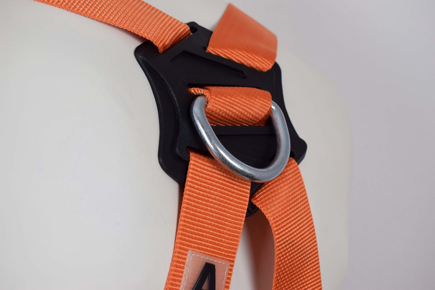 ARESTA MEWP Kit 4 - Double Point Safety Harness - 2m Adjustable Webbing Lanyard - Screw-gate Carabiner x2 - Kit Bag