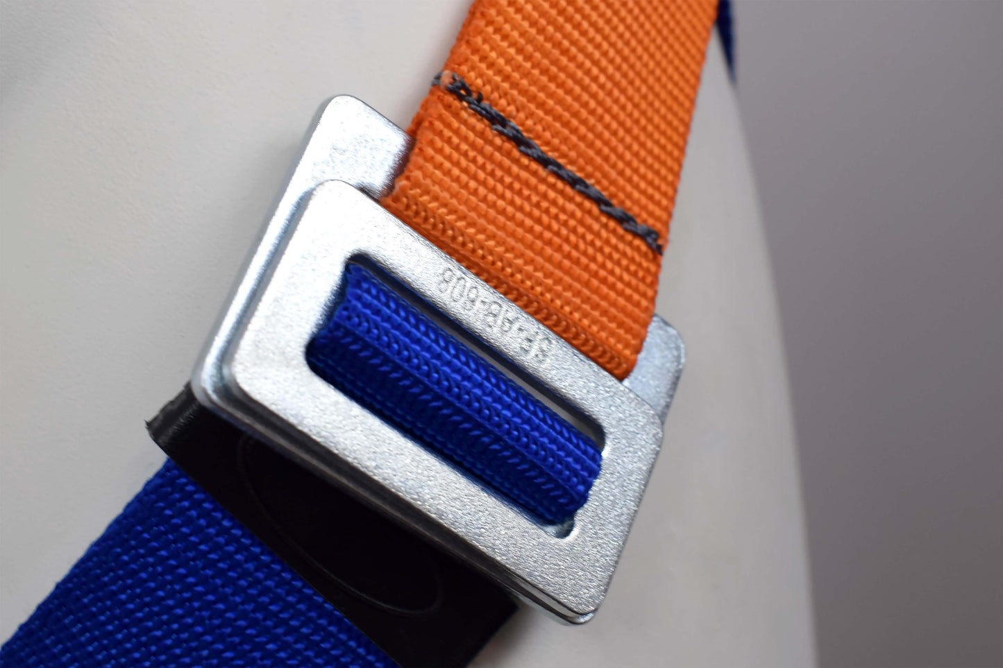 ARESTA MEWP Kit 4S - Double Point Safety Harness - standard buckle - 2m Adjustable Webbing Lanyard - Screw-gate Carabiner x2 - Kit Bag