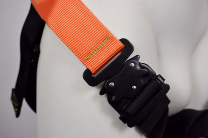 ARESTA MEWP Kit 4 - Double Point Safety Harness - 2m Adjustable Webbing Lanyard - Screw-gate Carabiner x2 - Kit Bag